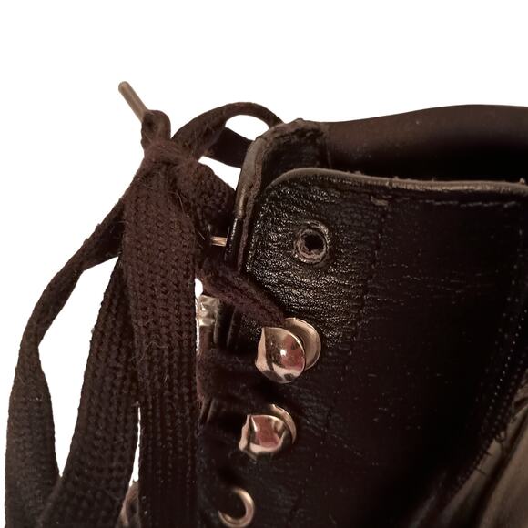 No Boundaries Black Womens Spiked Black Boots 2 Inch Block Heels Gothic Look 7.5 - Picture 2 of 9